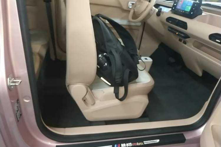 Used Geely Galaxy Panda 2024 Panda Mini 200km Longteng PRO Edition Right Front Seat