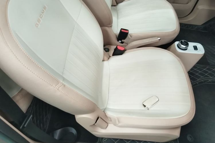 Used Geely Galaxy Panda 2024 Panda Mini 200km Endurance Bear Right Front Seat