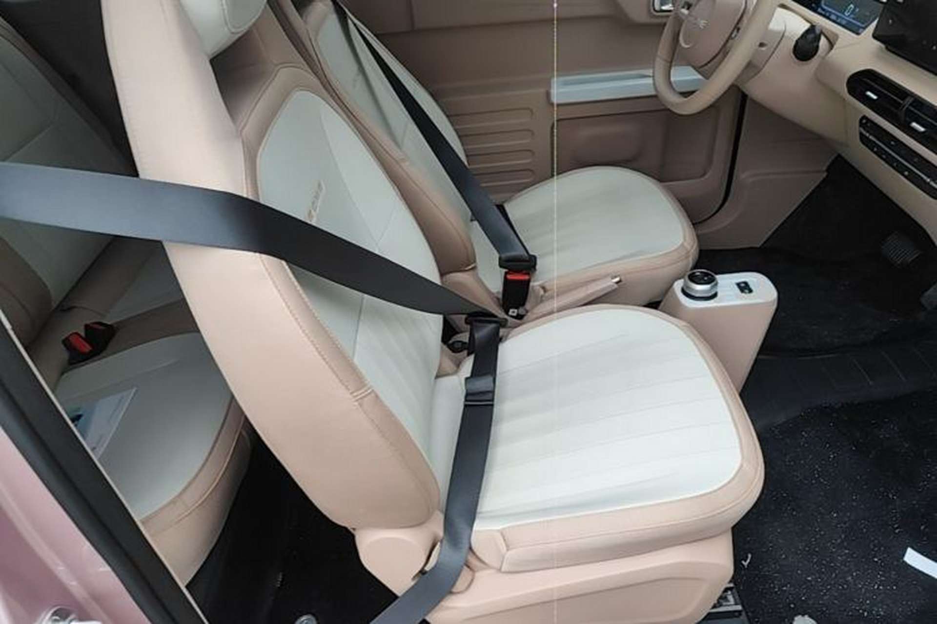 Used Geely Galaxy Panda 2024 Panda Mini 200km Endurance Bear Right Front Seat
