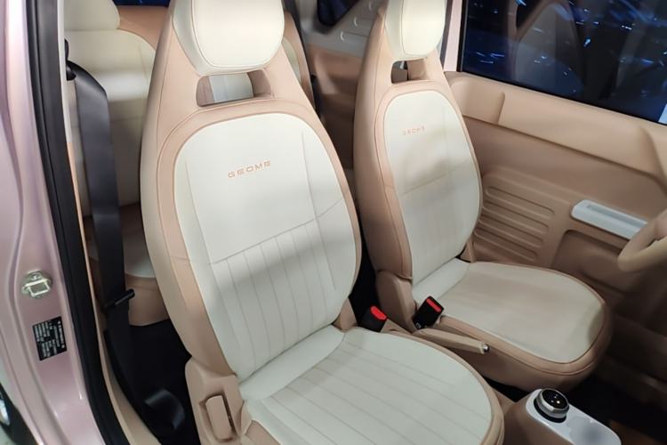 Used Geely Galaxy Panda 2024 Panda Mini 200km Endurance Bear Right Front Seat