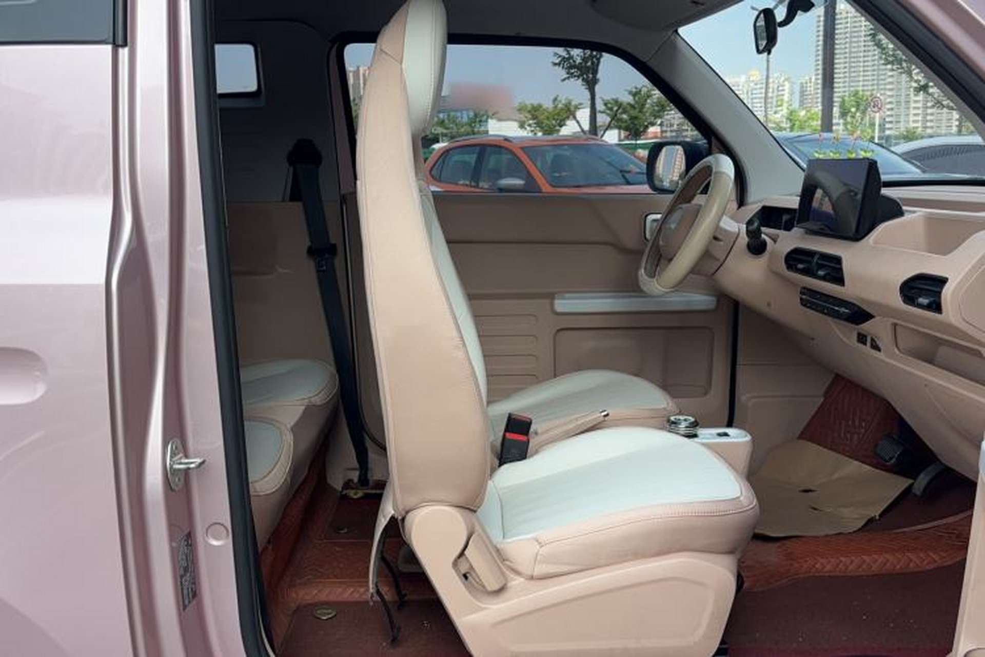 Used Geely Galaxy Panda 2024 Panda Mini 200km Endurance Bear Right Front Seat