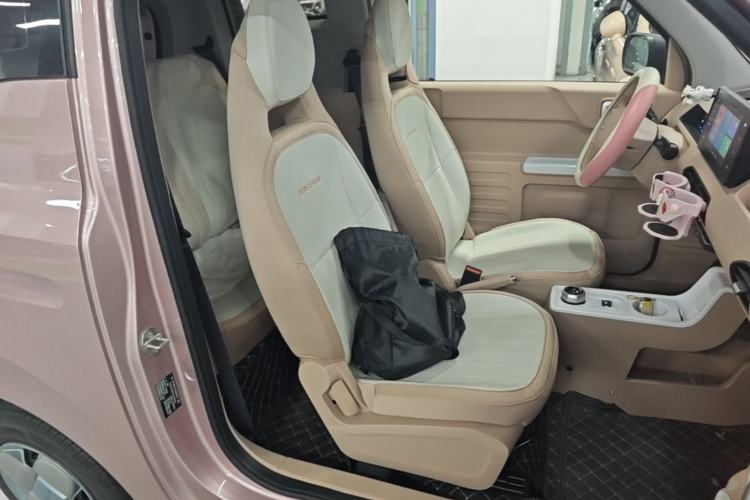 Used Geely Galaxy Panda 2024 Panda Mini 200km Endurance Bear Right Front Seat