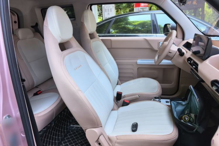 Used Geely Galaxy Panda 2024 Panda Mini 200km Endurance Bear Right Front Seat