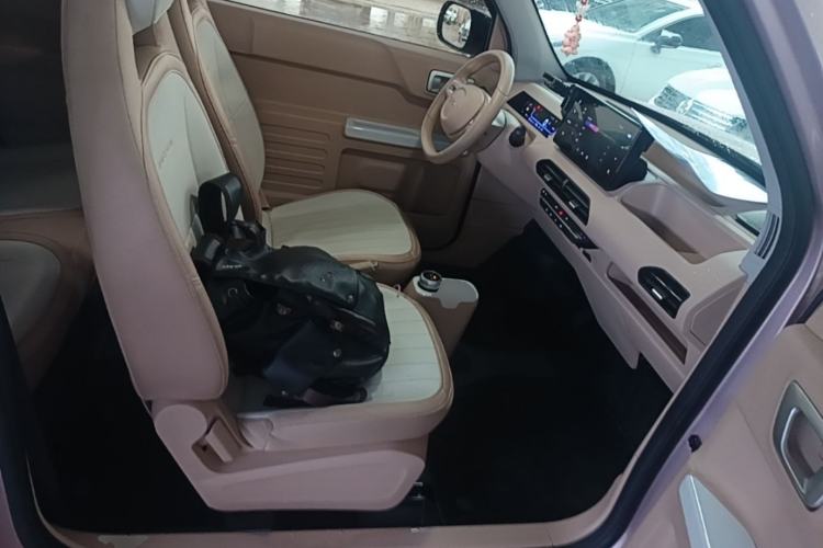 Used Geely Galaxy Panda 2024 Panda Mini 200km Endurance Bear Right Front Seat