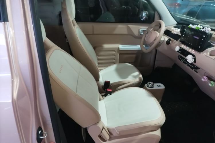 Used Geely Galaxy Panda 2024 Panda Mini 200km Endurance Bear Right Front Seat