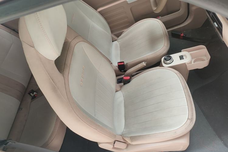Used Geely Galaxy Panda 2024 Panda Mini 200km Endurance Bear Right Front Seat