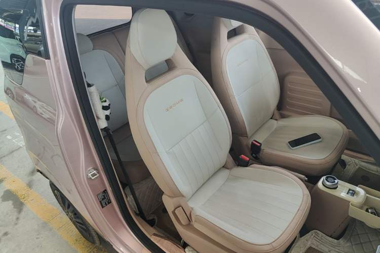 Used Geely Galaxy Panda 2024 Panda Mini 200km Endurance Bear Right Front Seat