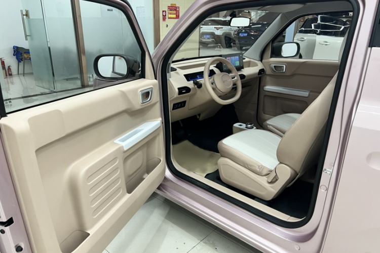 Used Geely Galaxy Panda 2024 Panda Mini 200km Endurance Bear Right Front Seat