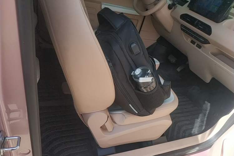 Used Geely Galaxy Panda 2024 Panda Mini 200km Endurance Bear Right Front Seat