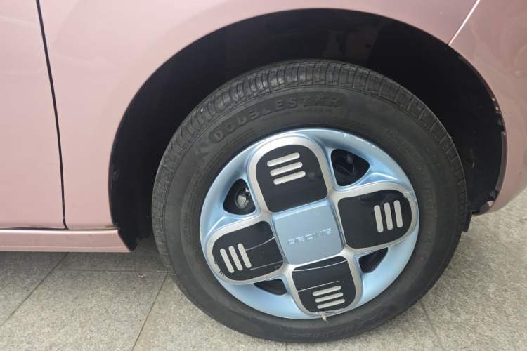 Used Geely Galaxy Panda 2024 Panda Mini 200km Endurance Bear Right Front Wheel Hub