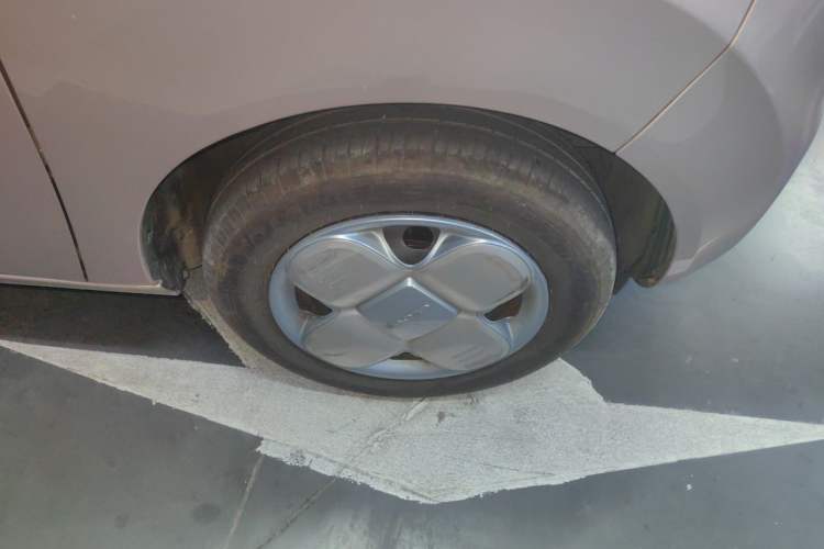 Used Geely Galaxy Panda 2024 Panda Mini 200km Endurance Bear Right Front Wheel Hub