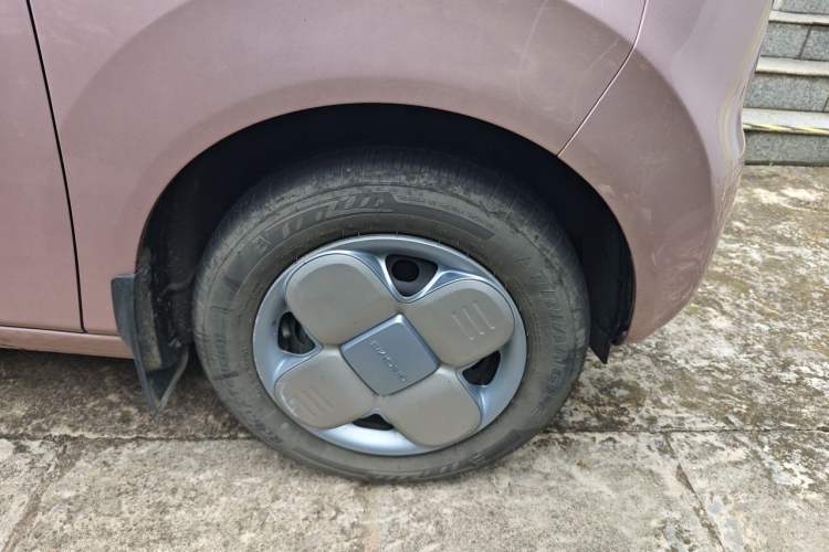 Used Geely Galaxy Panda 2024 Panda Mini 200km Endurance Bear Right Front Wheel Hub