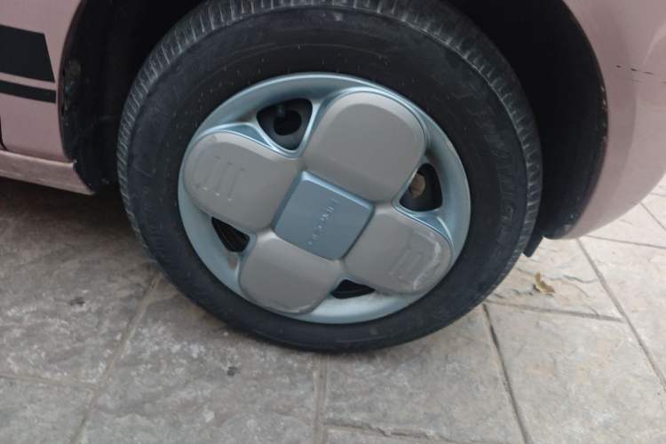 Used Geely Galaxy Panda 2024 Panda Mini 200km Endurance Bear Right Front Wheel Hub