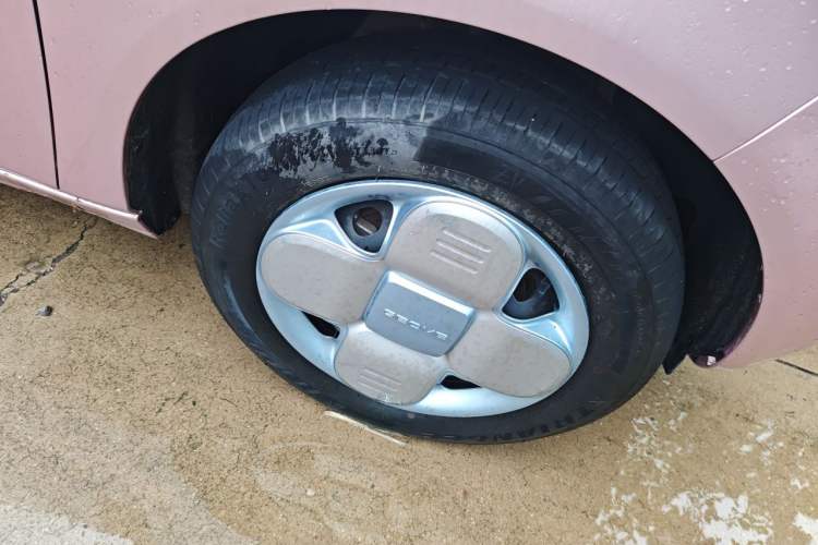 Used Geely Galaxy Panda 2024 Panda Mini 200km Endurance Bear Right Front Wheel Hub