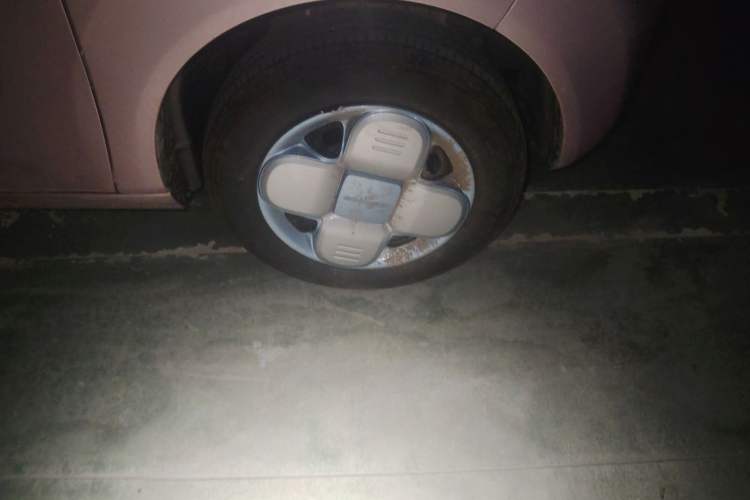Used Geely Galaxy Panda 2024 Panda Mini 200km Endurance Bear Right Front Wheel Hub