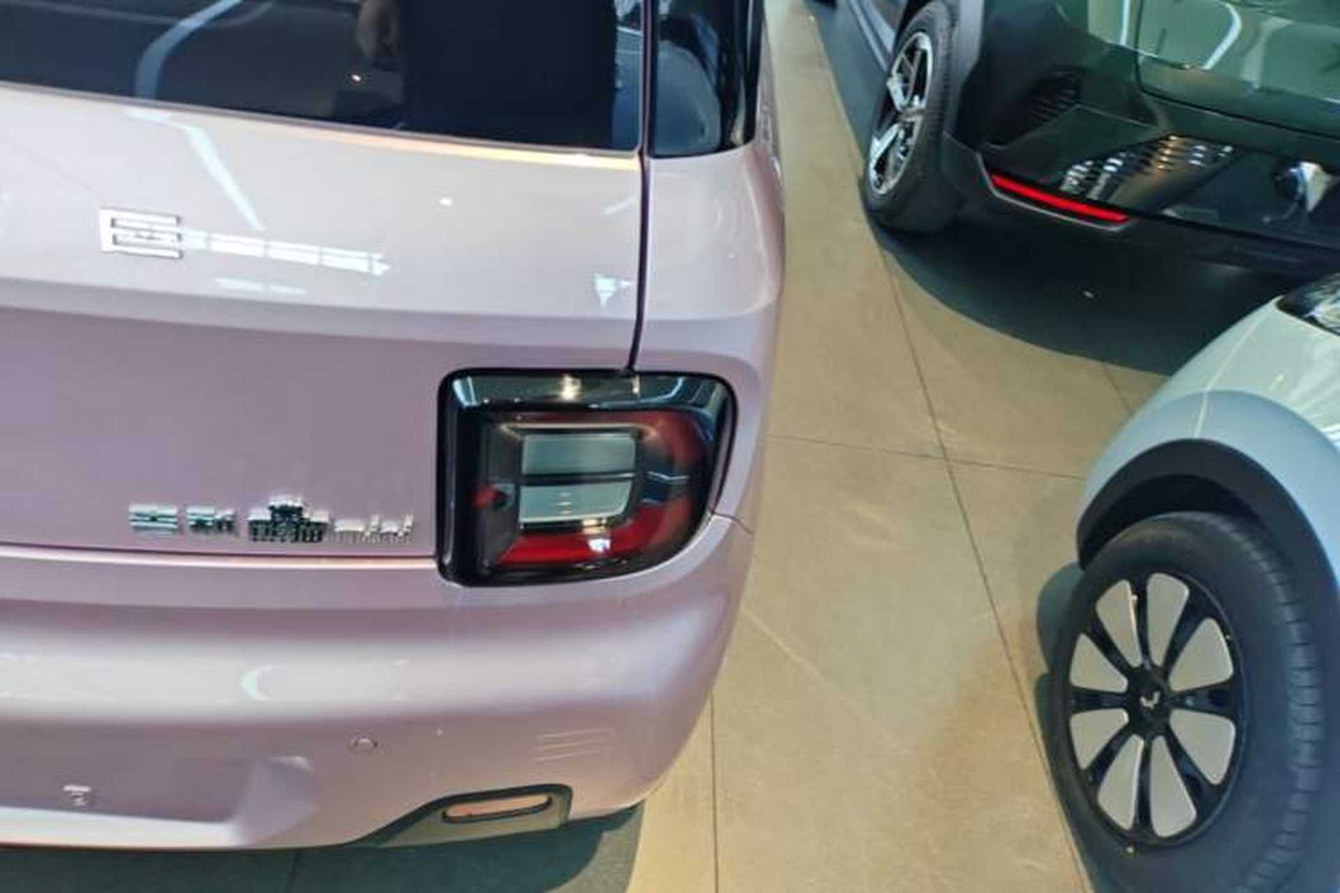 Used Geely Galaxy Panda 2024 Panda Mini 200km Endurance Bear Right Rear Taillight