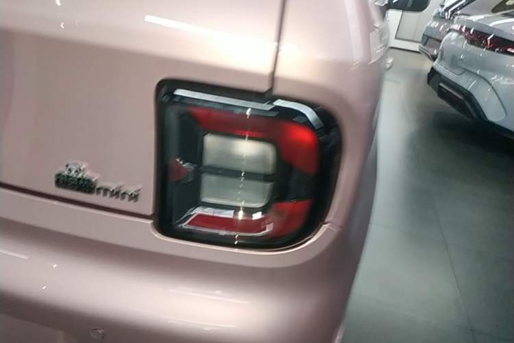 Used Geely Galaxy Panda 2024 Panda Mini 200km Longteng PRO Edition Right Rear Taillight