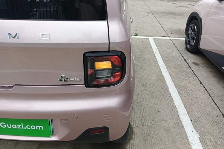 Used Geely Galaxy Panda 2024 Panda Mini 200km Endurance Bear Right Rear Taillight