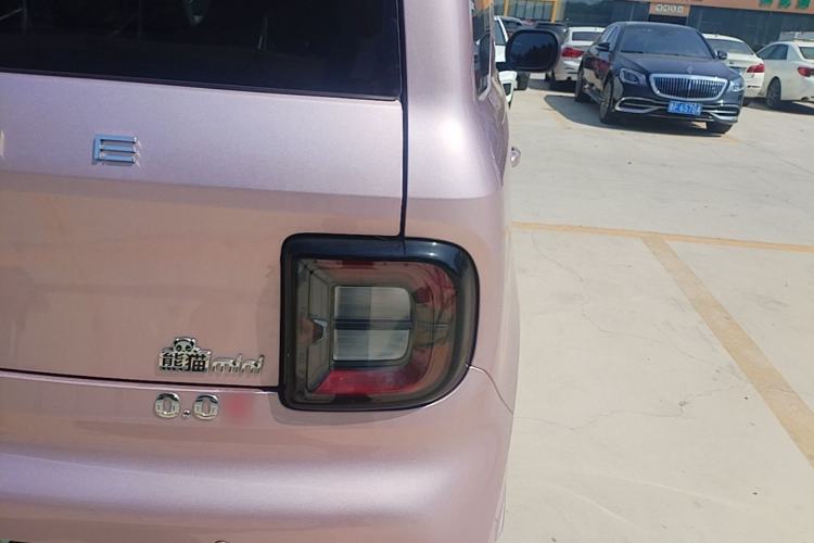 Used Geely Galaxy Panda 2024 Panda Mini 200km Endurance Bear Right Rear Taillight
