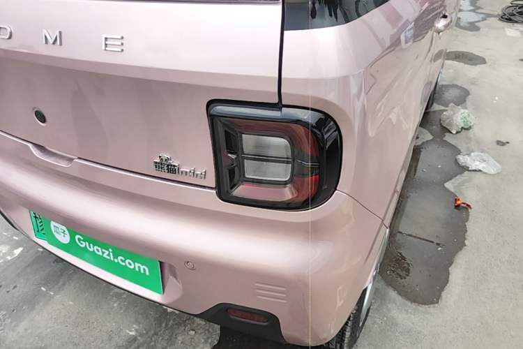 Used Geely Galaxy Panda 2024 Panda Mini 200km Endurance Bear Right Rear Taillight