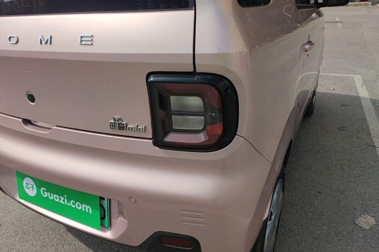 Used Geely Galaxy Panda 2024 Panda Mini 200km Endurance Bear Right Rear Taillight