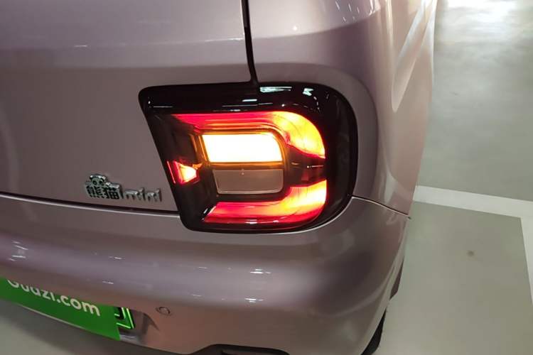 Used Geely Galaxy Panda 2024 Panda Mini 200km Endurance Bear Right Rear Taillight