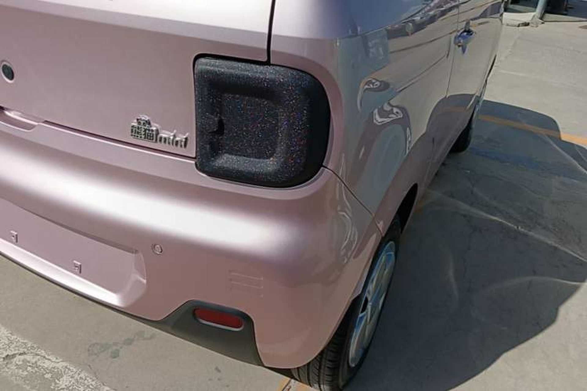 Used Geely Galaxy Panda 2024 Panda Mini 200km Endurance Bear Right Rear Taillight