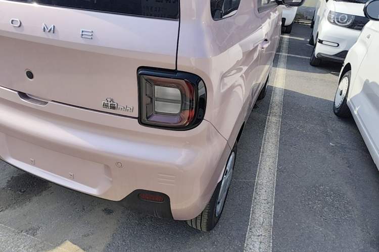 Used Geely Galaxy Panda 2024 Panda Mini 200km Endurance Bear Right Rear Taillight