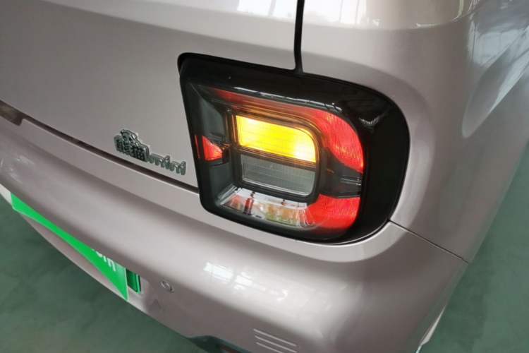Used Geely Galaxy Panda 2024 Panda Mini 200km Endurance Bear Right Rear Taillight