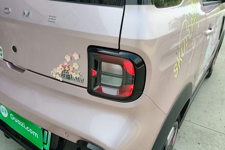 Used Geely Galaxy Panda 2024 200km Panda Kart Right Rear Taillight