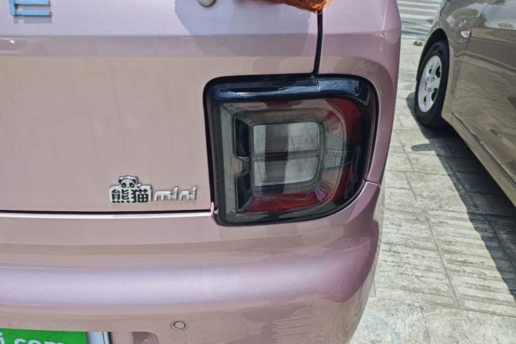 Used Geely Galaxy Panda 2024 Panda Mini 200km Longteng PRO Edition Right Rear Taillight