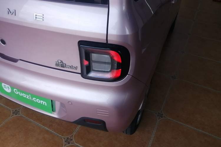 Used Geely Galaxy Panda 2024 Panda Mini 200km Endurance Bear Right Rear Taillight