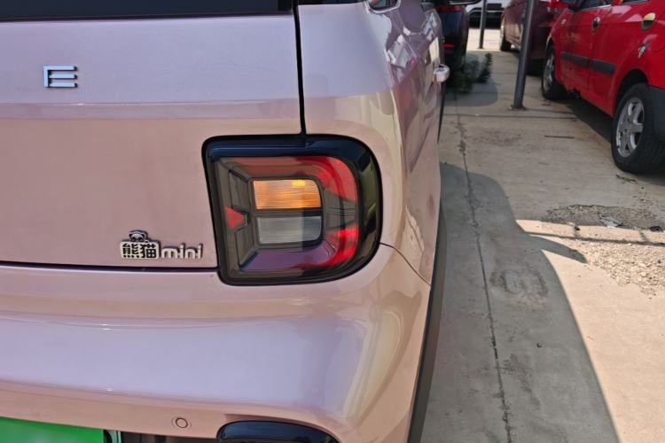 Used Geely Galaxy Panda 2024 200km Panda Kart Right Rear Taillight