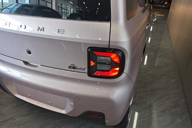 Used Geely Galaxy Panda 2024 Panda Mini 200km Longteng PRO Edition Right Rear Taillight