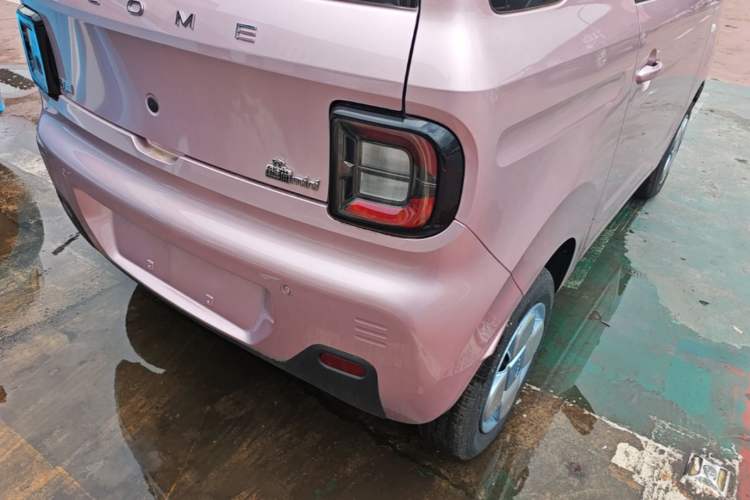 Used Geely Galaxy Panda 2024 Panda Mini 200km Endurance Bear Right Rear Taillight
