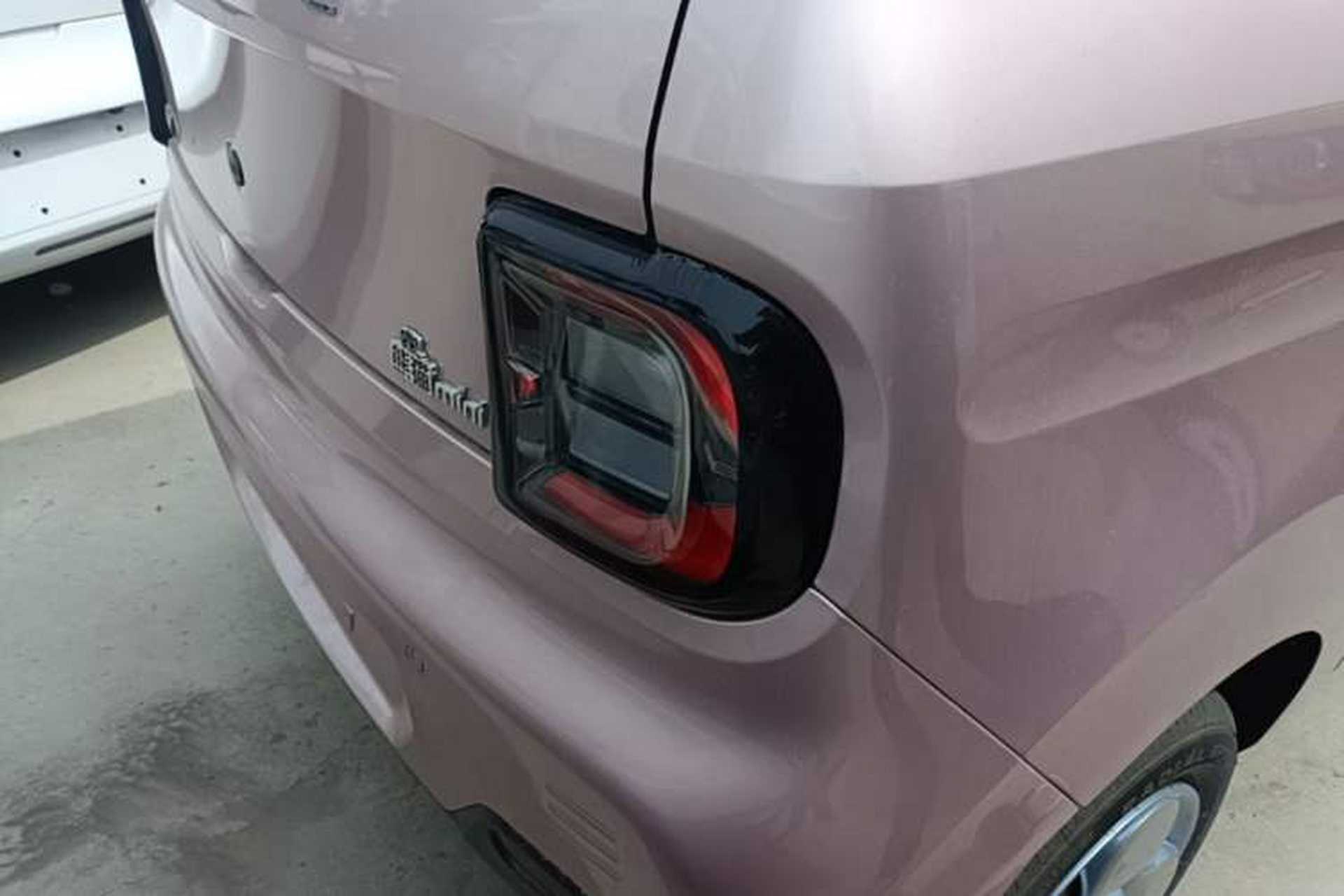 Used Geely Galaxy Panda 2024 Panda Mini 200km Endurance Bear Right Rear Taillight