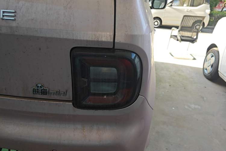 Used Geely Galaxy Panda 2024 Panda Mini 200km Endurance Bear Right Rear Taillight