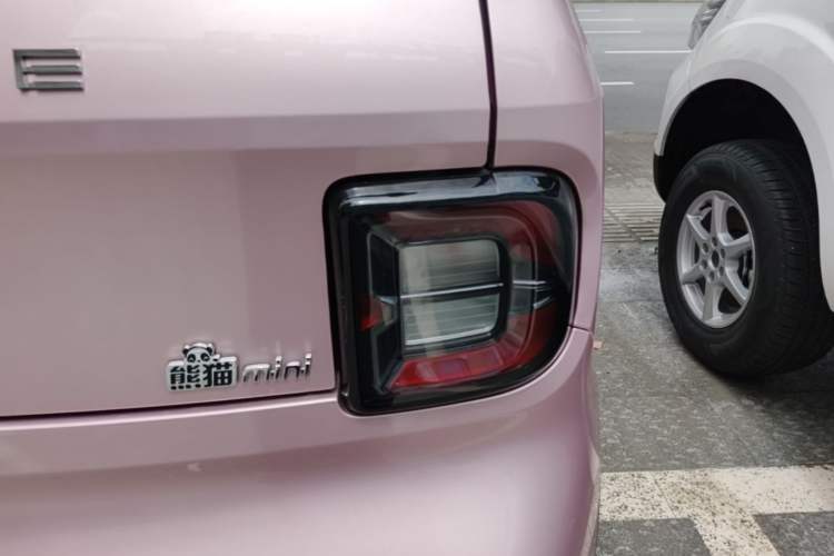 Used Geely Galaxy Panda 2024 200km Panda Kart Right Rear Taillight