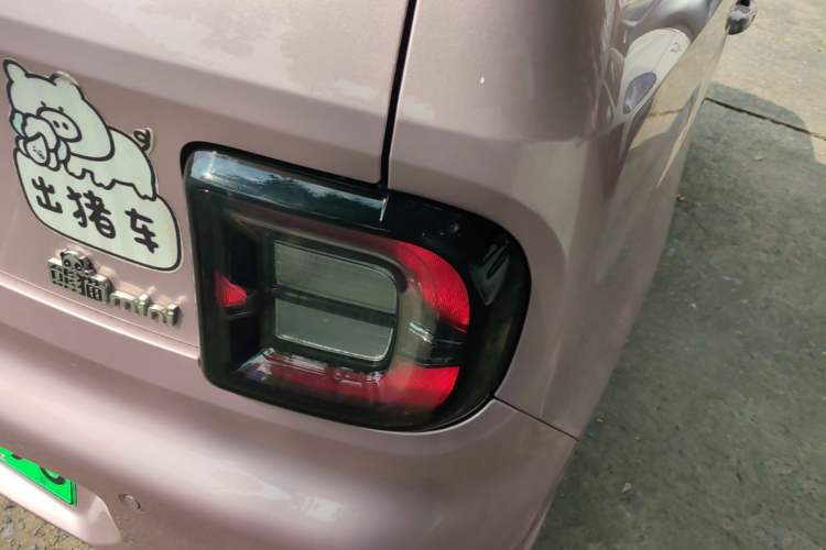 Used Geely Galaxy Panda 2024 Panda Mini 200km Endurance Bear Right Rear Taillight