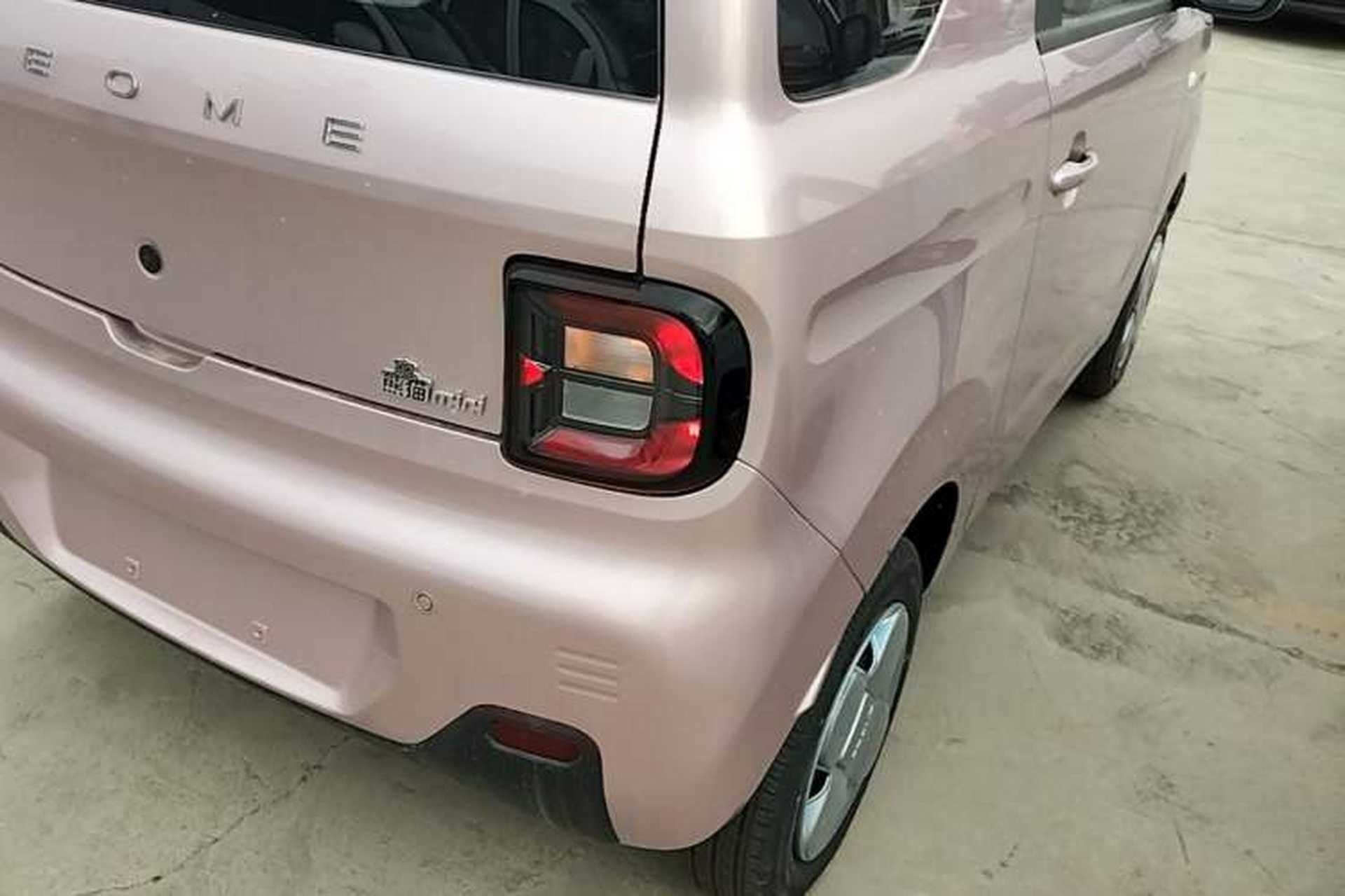 Used Geely Galaxy Panda 2024 Panda Mini 200km Endurance Bear Right Rear Taillight