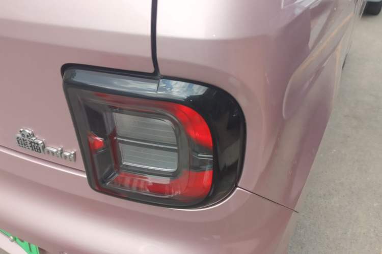 Used Geely Galaxy Panda 2024 Panda Mini 200km Longteng PRO Edition Right Rear Taillight