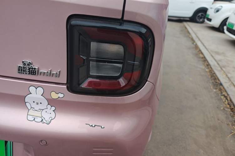 Used Geely Galaxy Panda 2024 Panda Mini 200km Endurance Bear Right Rear Taillight