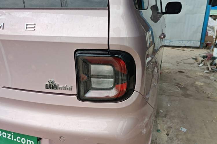 Used Geely Galaxy Panda 2024 Panda Mini 200km Endurance Bear Right Rear Taillight