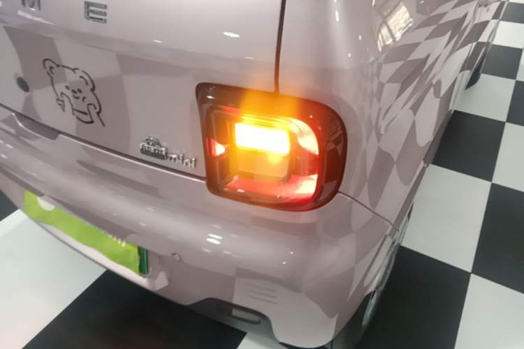 Used Geely Galaxy Panda 2024 Panda Mini 200km Endurance Bear Right Rear Taillight