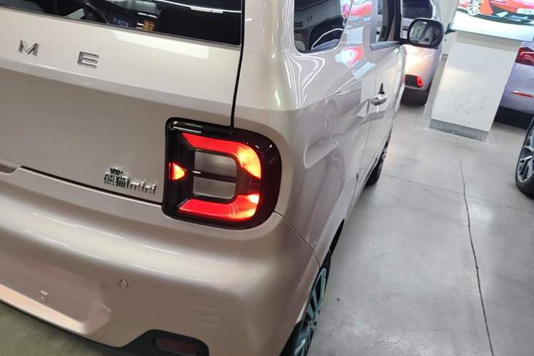 Used Geely Galaxy Panda 2024 Panda Mini 200km Endurance Bear Right Rear Taillight