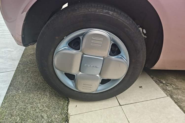 Used Geely Galaxy Panda 2024 Panda Mini 200km Endurance Bear Right Rear Wheel Hub