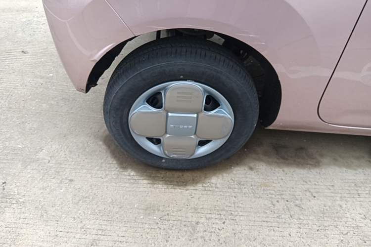 Used Geely Galaxy Panda 2024 Panda Mini 200km Endurance Bear Right Rear Wheel Hub
