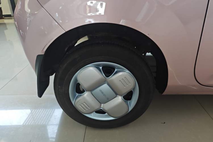 Used Geely Galaxy Panda 2024 Panda Mini 200km Endurance Bear Right Rear Wheel Hub