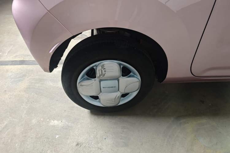 Used Geely Galaxy Panda 2024 Panda Mini 200km Endurance Bear Right Rear Wheel Hub