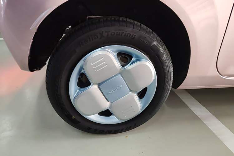 Used Geely Galaxy Panda 2024 Panda Mini 200km Endurance Bear Right Rear Wheel Hub